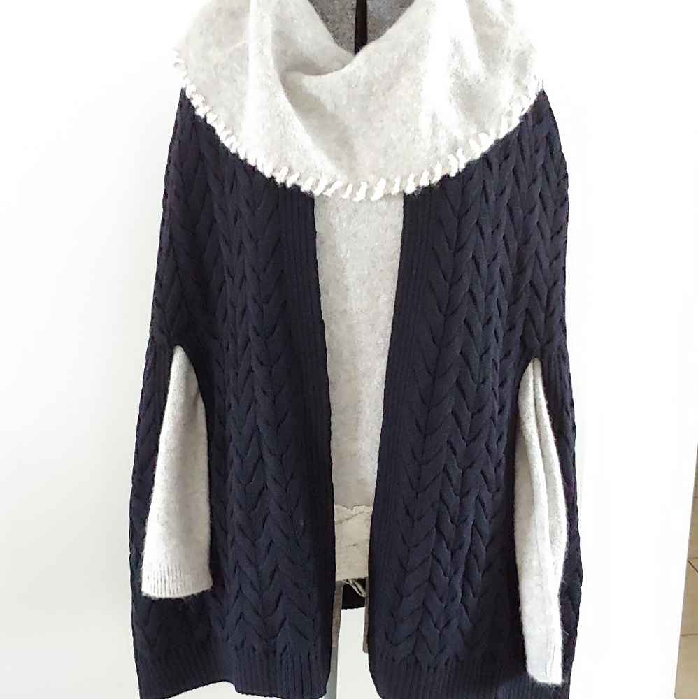 St. John Sport santana knit cape poncho coat M/L